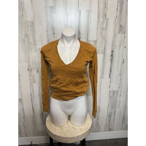 Sweater - Picture 1 of 5